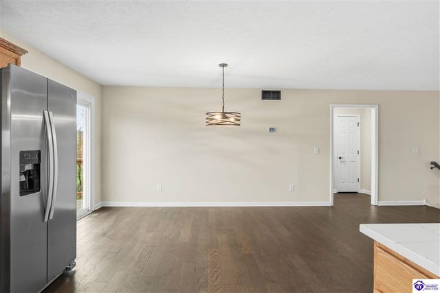 219 Meadowlake Drive, Radcliff, KY 40160