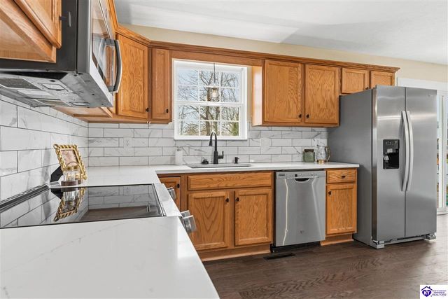 219 Meadowlake Drive, Radcliff, KY 40160