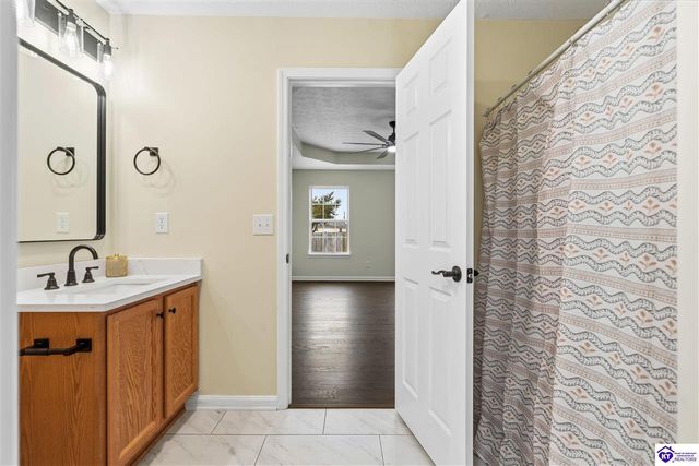 219 Meadowlake Drive, Radcliff, KY 40160