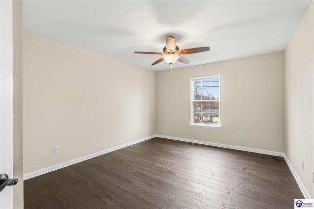 219 Meadowlake Drive, Radcliff, KY 40160