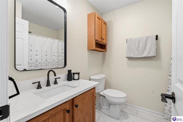 219 Meadowlake Drive, Radcliff, KY 40160