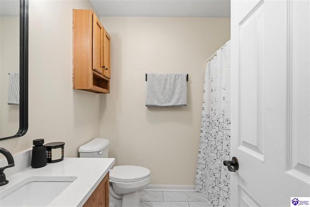 219 Meadowlake Drive, Radcliff, KY 40160