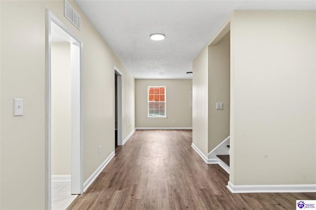 219 Meadowlake Drive, Radcliff, KY 40160