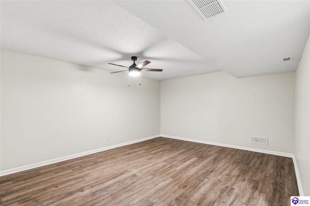 219 Meadowlake Drive, Radcliff, KY 40160