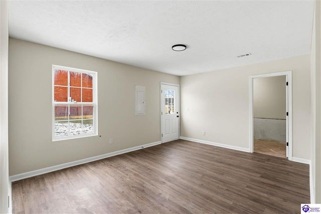 219 Meadowlake Drive, Radcliff, KY 40160