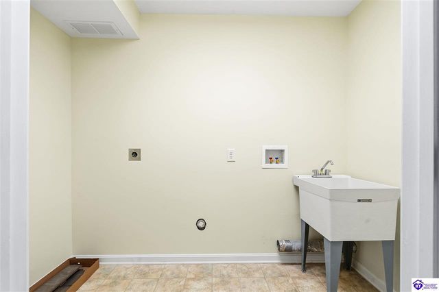 219 Meadowlake Drive, Radcliff, KY 40160