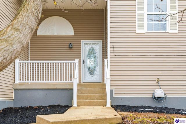 219 Meadowlake Drive, Radcliff, KY 40160