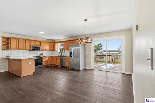 219 Meadowlake Drive, Radcliff, KY 40160