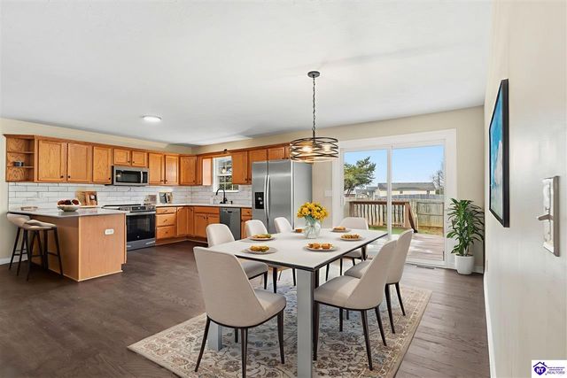 219 Meadowlake Drive, Radcliff, KY 40160