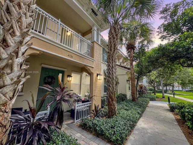 4126 Cascada Cir, Cooper City, FL 33024