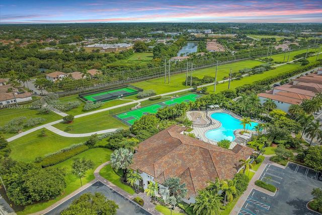 4126 Cascada Cir, Cooper City, FL 33024