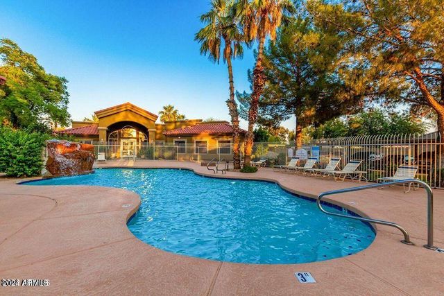2929 W YORKSHIRE Drive 2026, Phoenix, AZ 85027