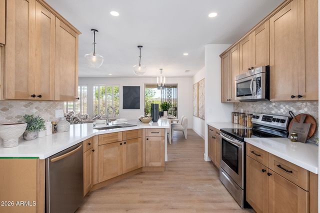 20174 N SHADOW MOUNTAIN Drive, Surprise, AZ 85374