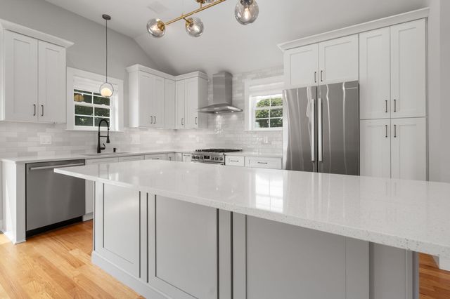 25 Locust St 2, Winthrop, MA 02152