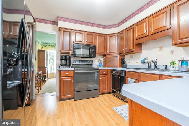 805 MULBERRY DR, Martinsburg, WV 25401