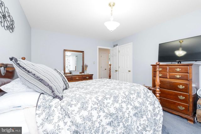 805 MULBERRY DR, Martinsburg, WV 25401
