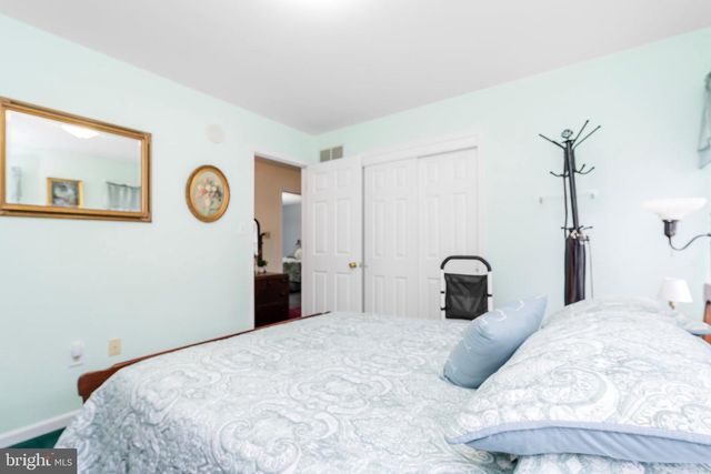 805 MULBERRY DR, Martinsburg, WV 25401