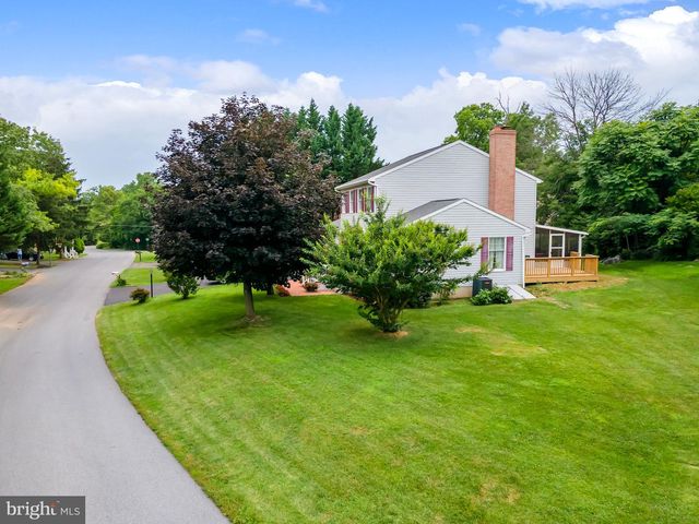 805 MULBERRY DR, Martinsburg, WV 25401