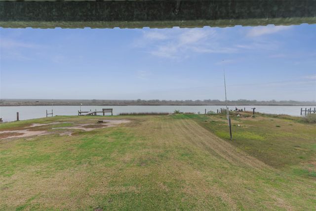 1725 Cr-441d, Brazoria, TX 77422