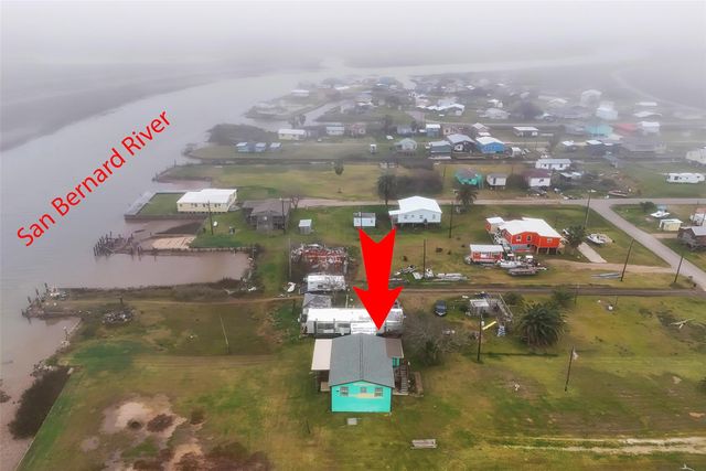1725 Cr-441d, Brazoria, TX 77422