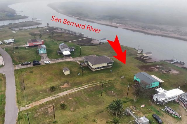 1725 Cr-441d, Brazoria, TX 77422