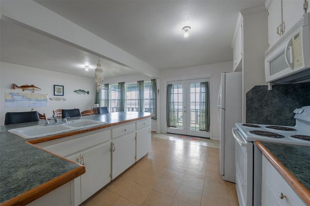 1725 Cr-441d, Brazoria, TX 77422