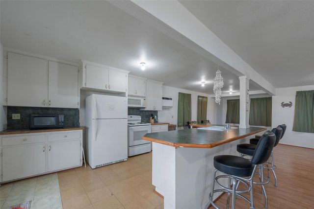 1725 Cr-441d, Brazoria, TX 77422