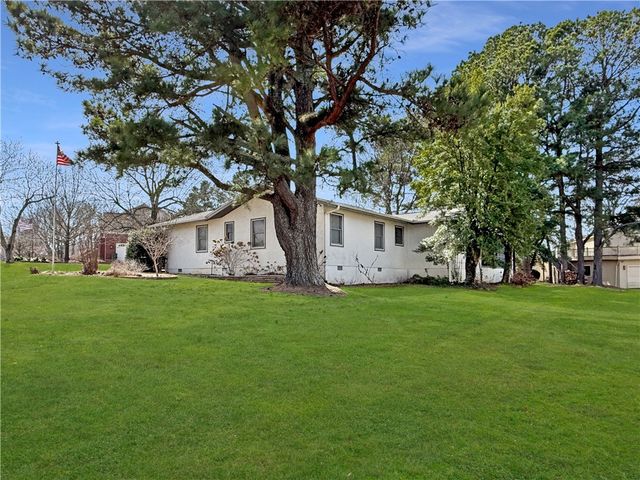 315 Fairway Lane, Fayetteville, AR 72701