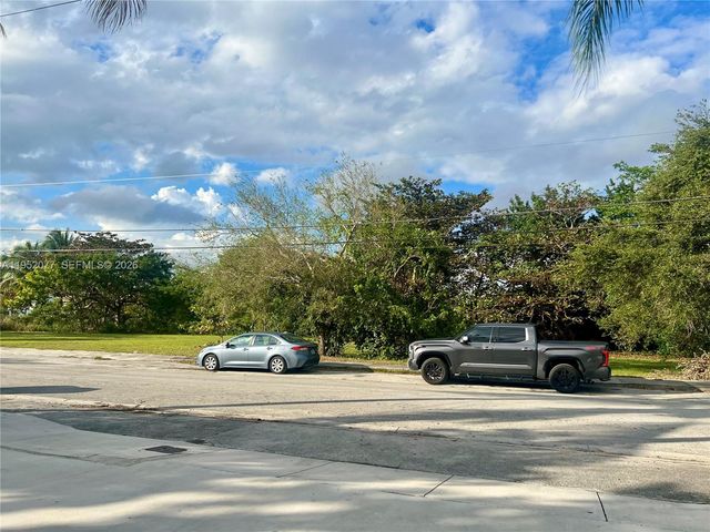 3532 Thomas Ave 3532, Miami, FL 33133