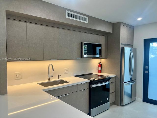 3532 Thomas Ave 3532, Miami, FL 33133