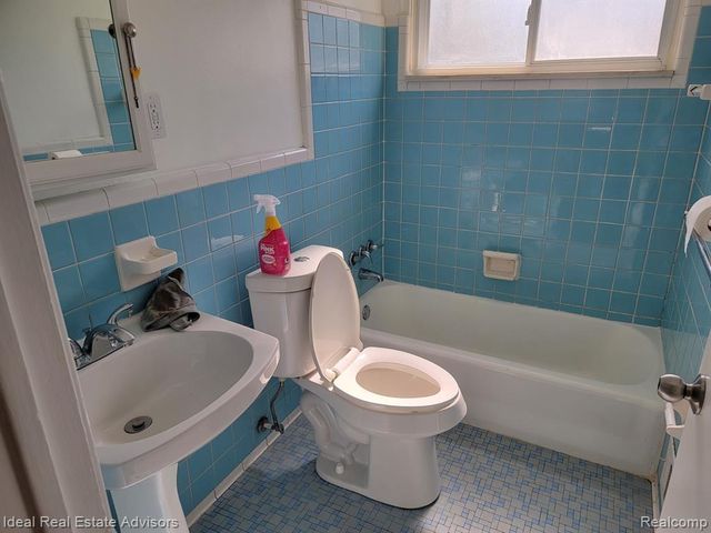 26053 Clancy Street, Roseville, MI 48066