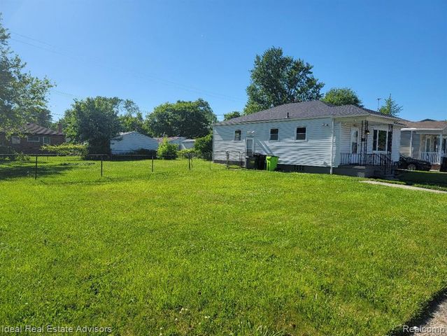 26053 Clancy Street, Roseville, MI 48066