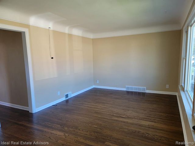 26053 Clancy Street, Roseville, MI 48066