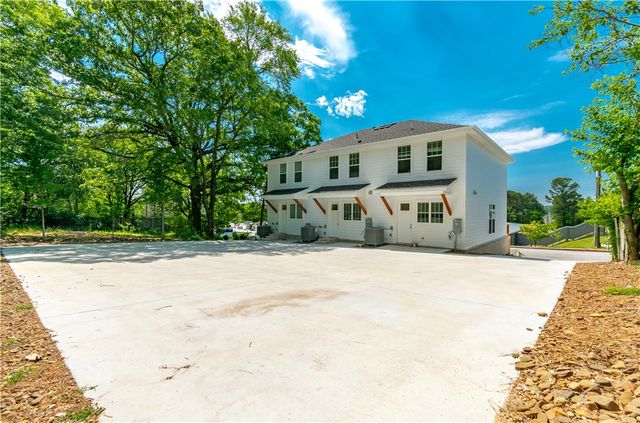 2286 W Stone Street, Fayetteville, AR 72701