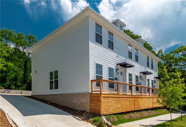 2286 W Stone Street, Fayetteville, AR 72701