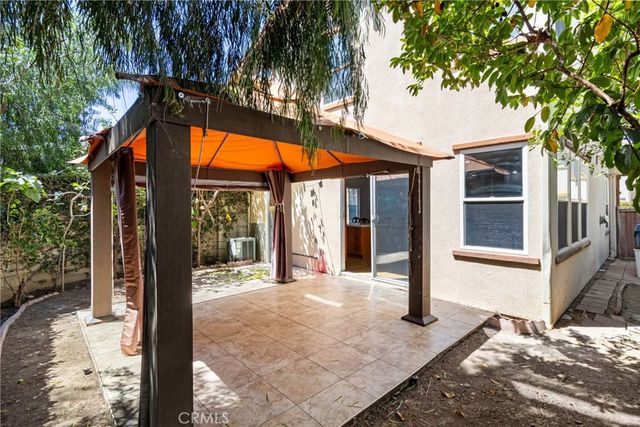 9193 Burnet Avenue, North Hills, CA 91343