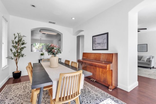 2140 Mabry Dr, Sacramento, CA 95835