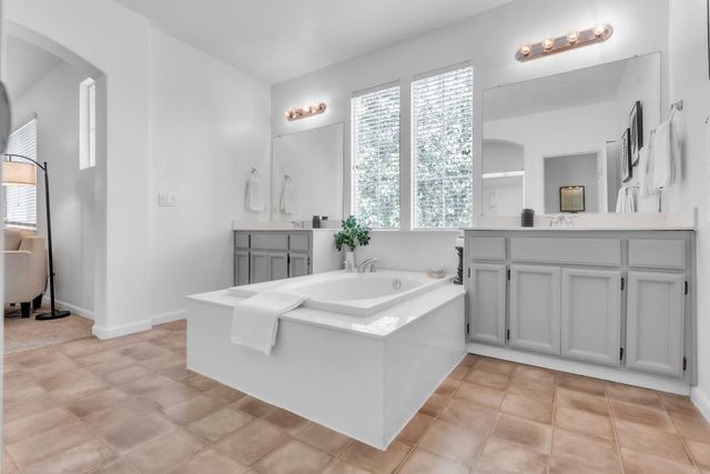 2140 Mabry Dr, Sacramento, CA 95835