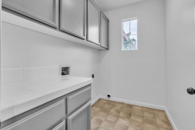 2140 Mabry Dr, Sacramento, CA 95835