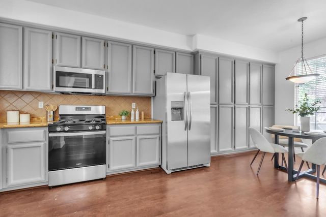 2140 Mabry Dr, Sacramento, CA 95835