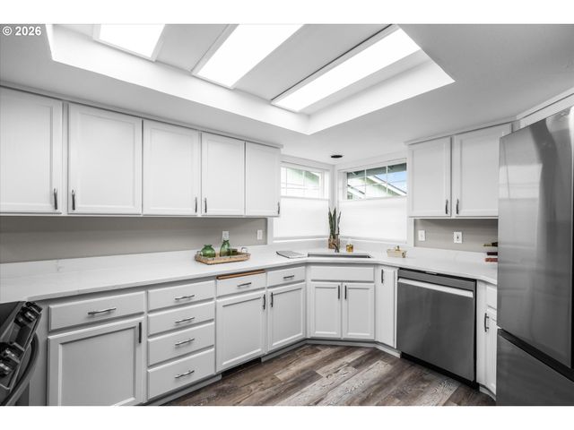 2738 DAYNA Ln, Eugene, OR 97408