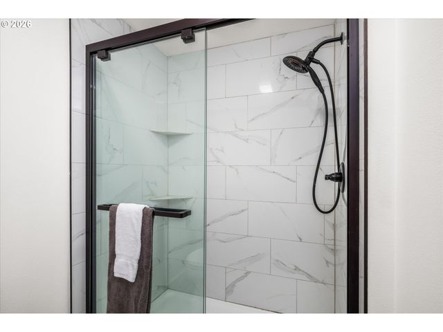 2738 DAYNA Ln, Eugene, OR 97408