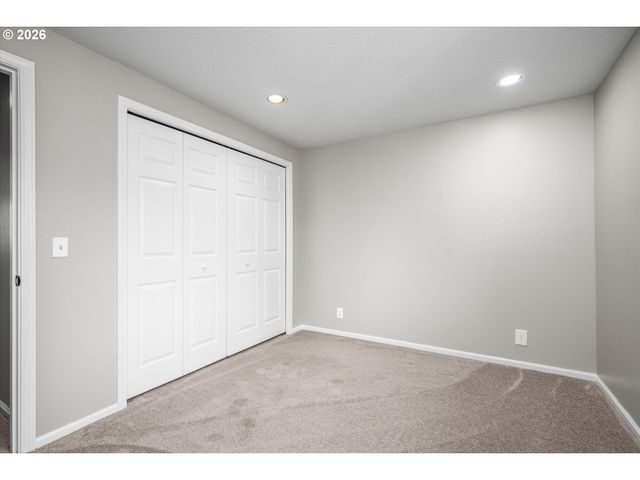 2738 DAYNA Ln, Eugene, OR 97408