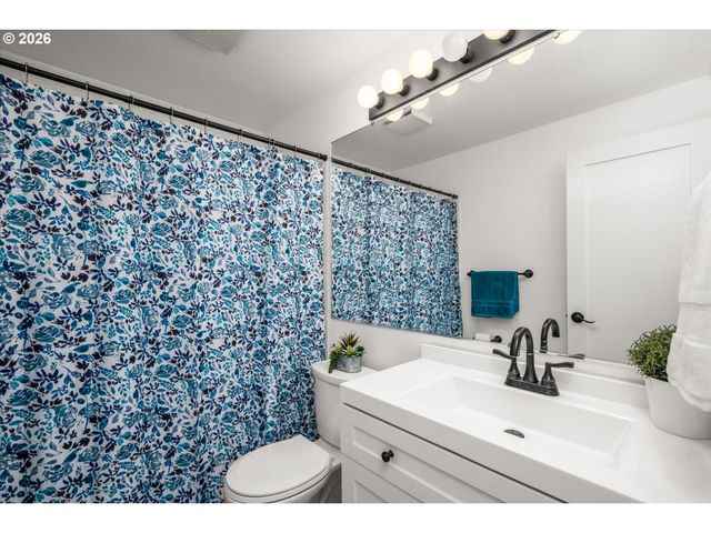 2738 DAYNA Ln, Eugene, OR 97408