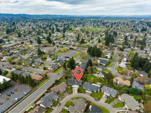 2738 DAYNA Ln, Eugene, OR 97408