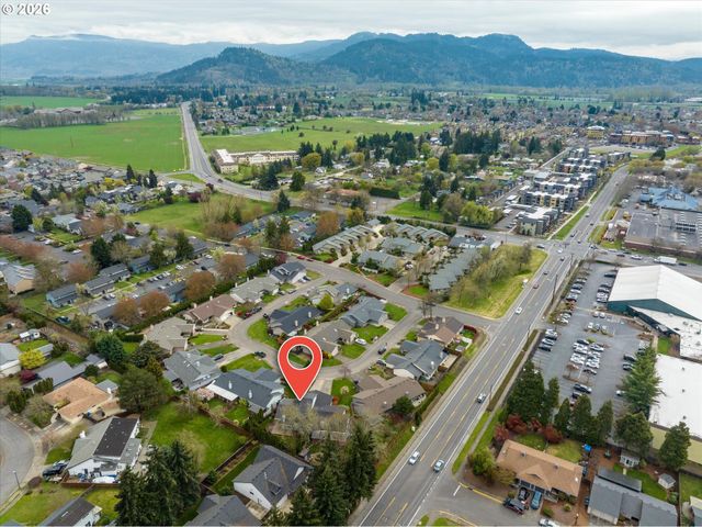 2738 DAYNA Ln, Eugene, OR 97408