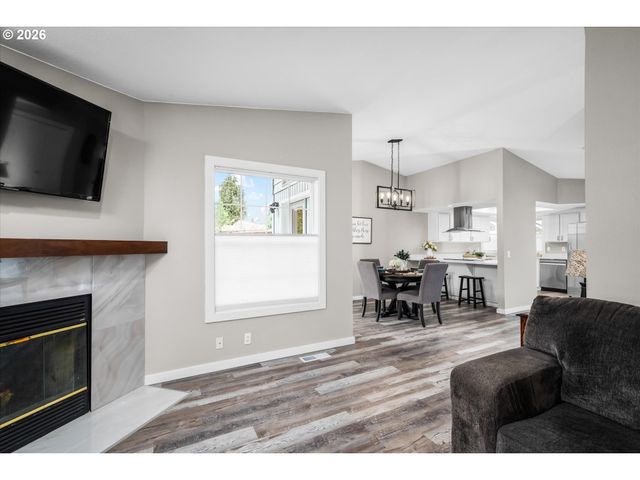 2738 DAYNA Ln, Eugene, OR 97408