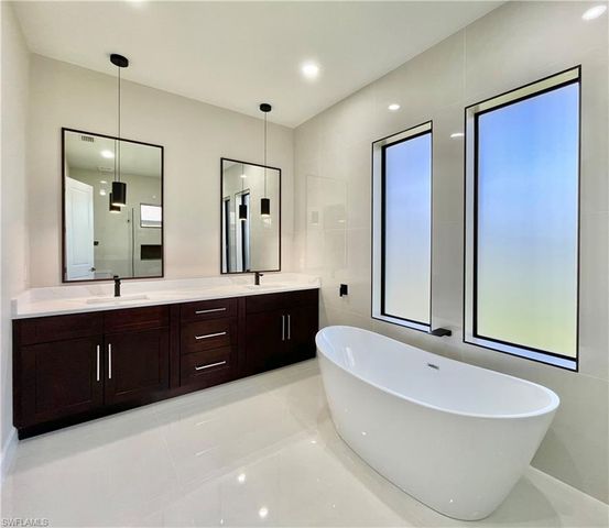 2341 NW 38th PL, Cape Coral, FL 33993