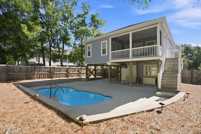 119 SW 12th Street, Oak Island, NC 28465