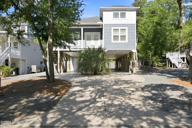 119 SW 12th Street, Oak Island, NC 28465